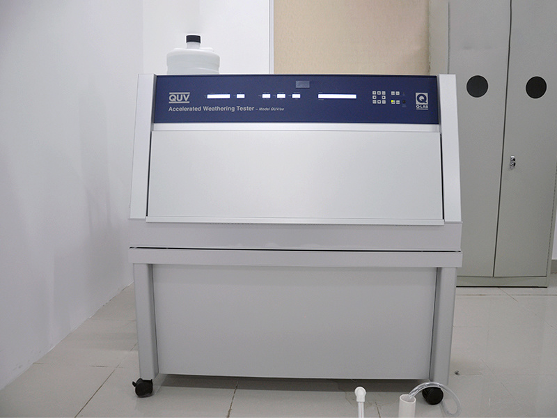 Q-Lab UV Aging Chamber Q-Lab UV Aging Chamber