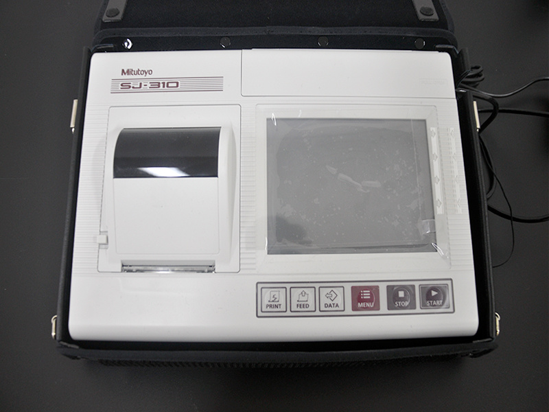 Surface roughness measuring instrument Surface roughness measuring instrument